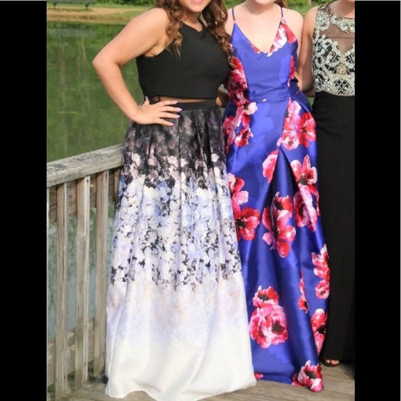 Prom dress - Picture 3 of 3